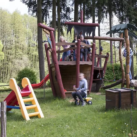Vieting Direkt Am Eldeufer In Parchim, Cleaning Included Дом отдыха Пархим